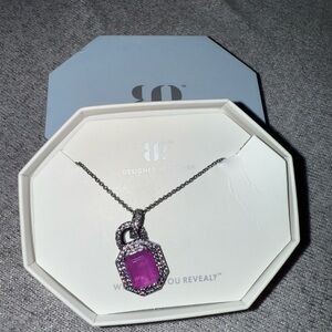 Sophisticated Silver Necklace with Pink Gemstone